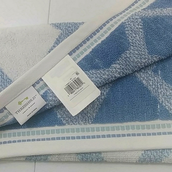 Threshold Geometric Hand Towel 16.5" x 28" Blue & White - Picture 2 of 5